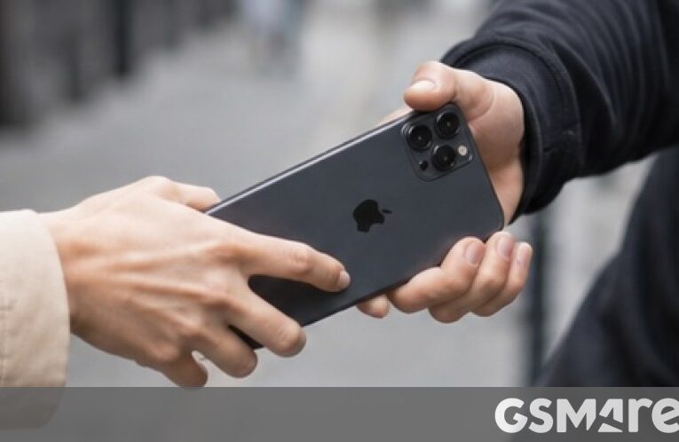 Apple reportedly developing new anti-snatch feature for iPhone