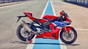 cbr1000rr-r-fireblade-right-side-view.png