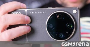 1785807824_gsmarena_000.jpg