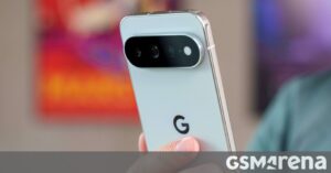 1787811537_gsmarena_000.jpg